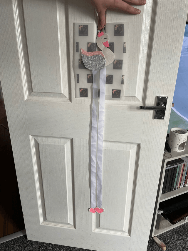 Princess Swan Bow Holder